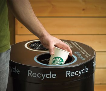 Starbucks est prêt à tester des gobelets recyclables et compostables