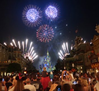 Disney interdit de fumer et de vapoter dans ses parcs d'attractions en Californie et en Floride