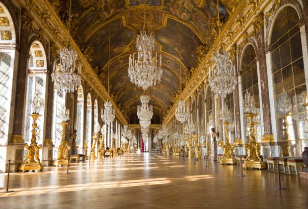Versailles organise une rave cet été dans la Galerie des Glaces
