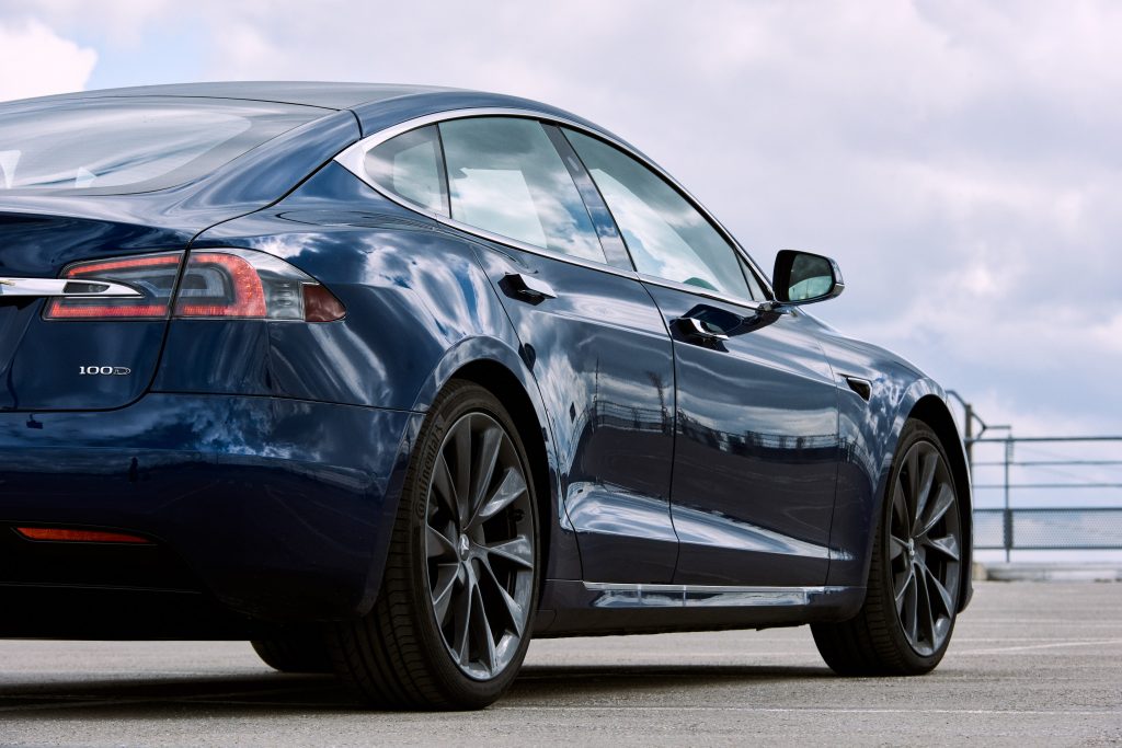 La réalité de Tesla commence à entrer en vigueur
